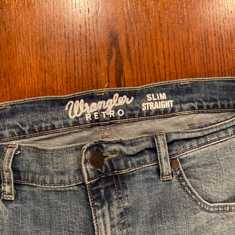 Wrangler Retro slim straight men’s jeans 33x32. Great condition. Worn twice